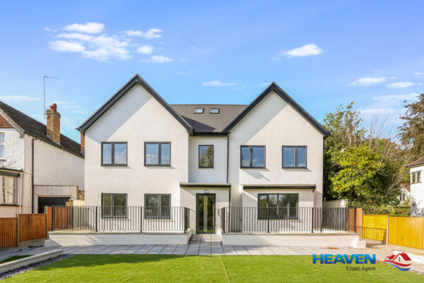 Three bedroom apartment to rent in Purley