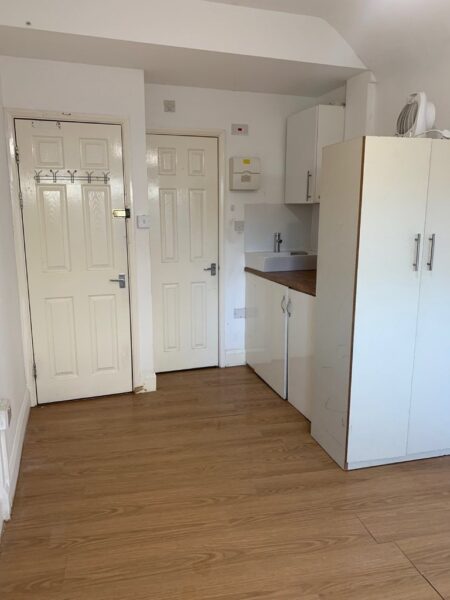 BEDSIT TO RENT
