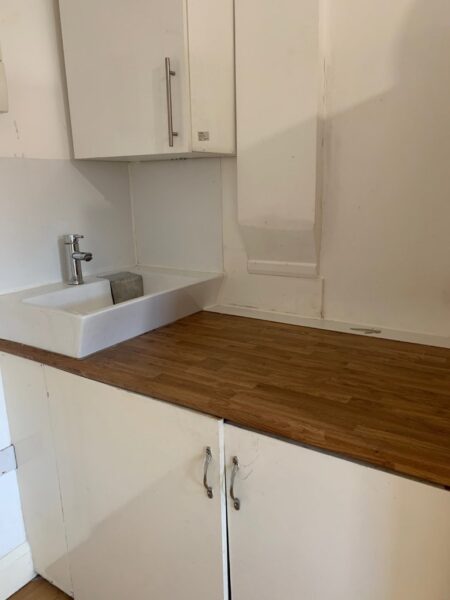 BEDSIT TO RENT
