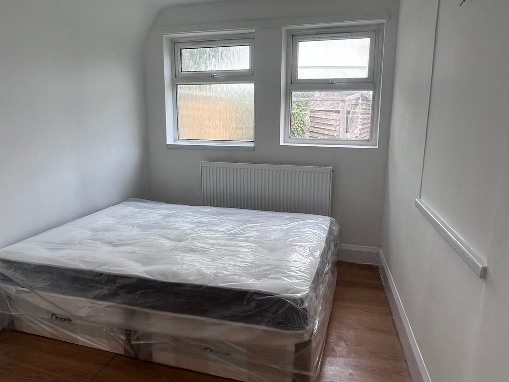 BEDSIT TO RENT