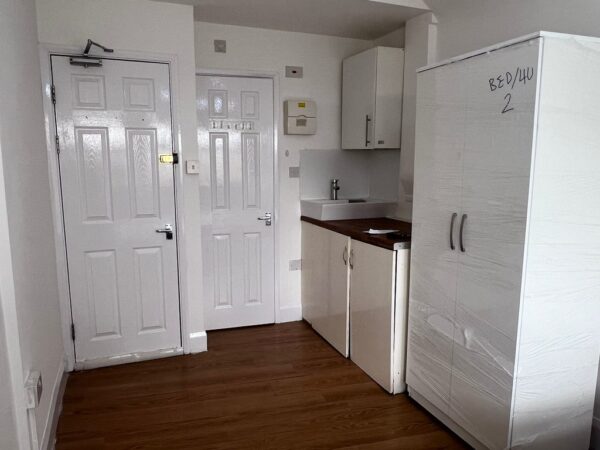 BEDSIT TO RENT