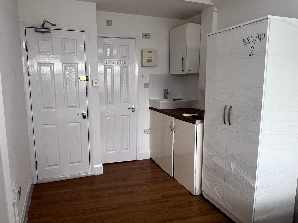 BEDSIT TO RENT
