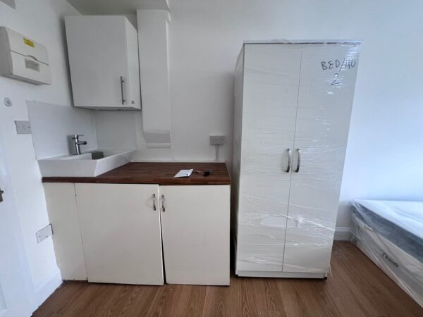 BEDSIT TO RENT