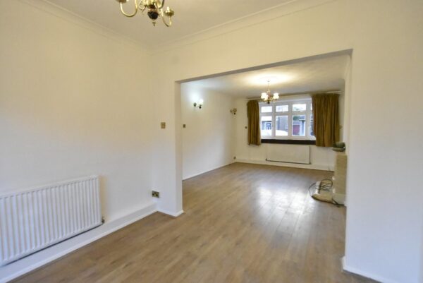 Three Bedroom House in Romford to Rent