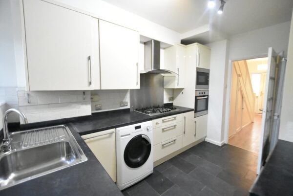 Three Bedroom House in Romford to Rent