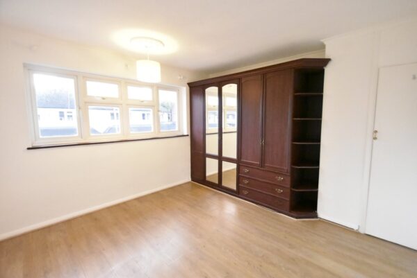 Three Bedroom House in Romford to Rent
