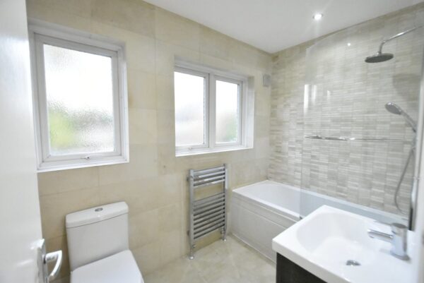 Three Bedroom House in Romford to Rent