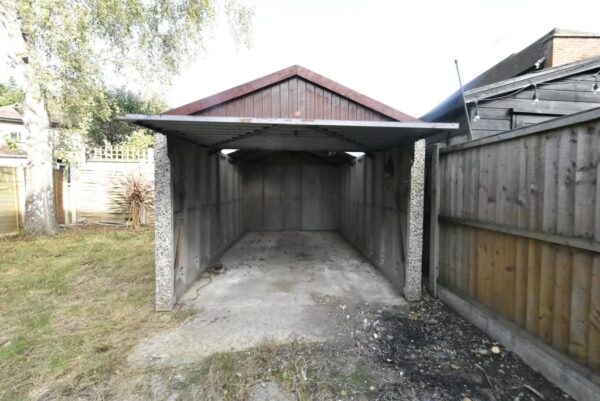 Three Bedroom House in Romford to Rent