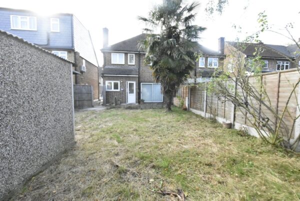 Three Bedroom House in Romford to Rent