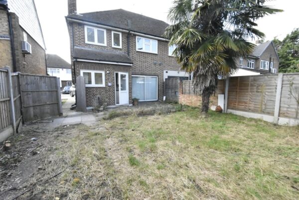 Three Bedroom House in Romford to Rent
