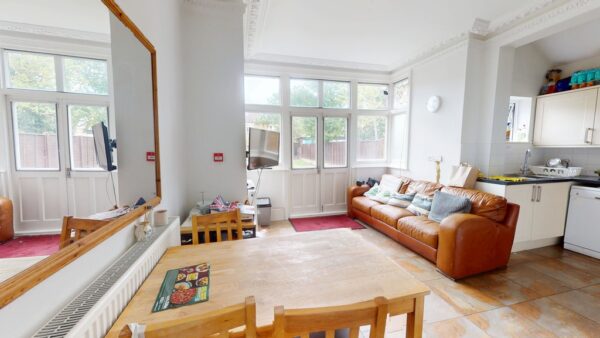 Double Bedroom with Ensuite to rent in HMO