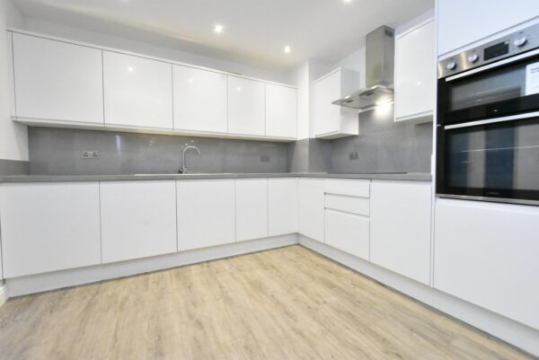 1 Bedroom Flat To Let In Croydon