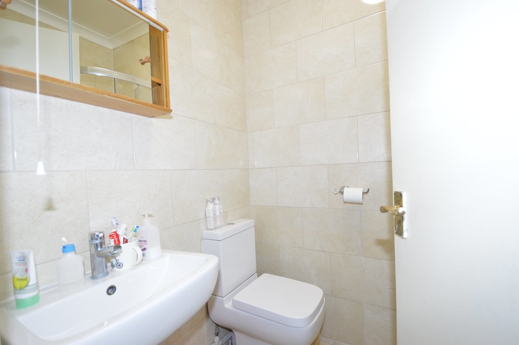 1 Bed Flat To Let Colwood Gardens, London