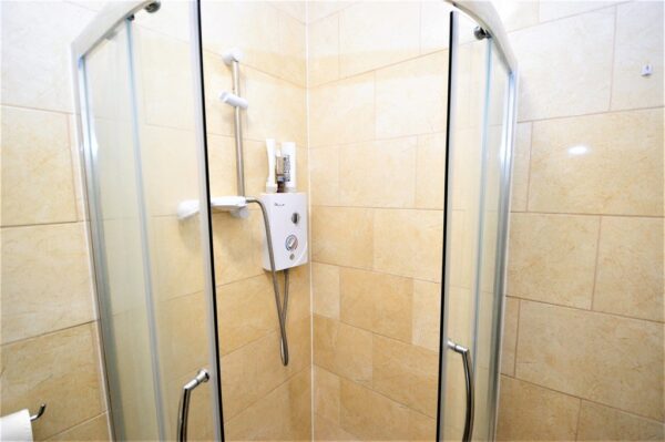 1 Bed Flat To Let Colwood Gardens, London