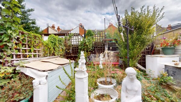 THREE BEDROOM HOUSE IN THORNTON HEATH