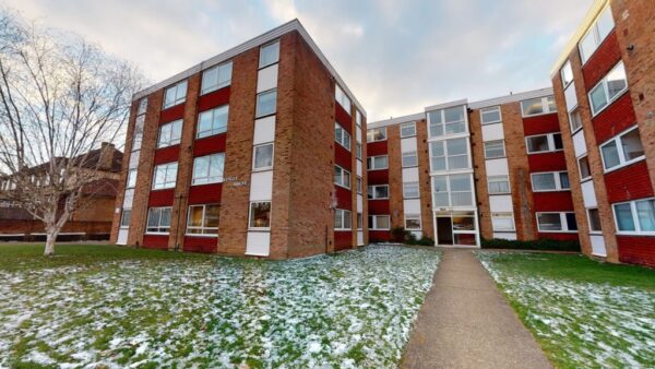2 Bedroom Flat To Let in Croydon