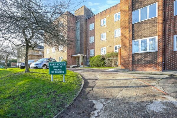 TWO BEDROOM FLAT FOR RENT ON ANERLEY PARK