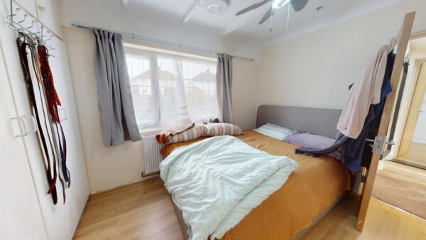 Five Bedroom House in New Addington