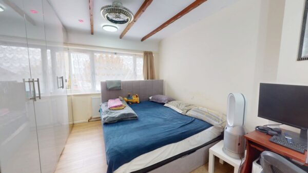 Five Bedroom House in New Addington