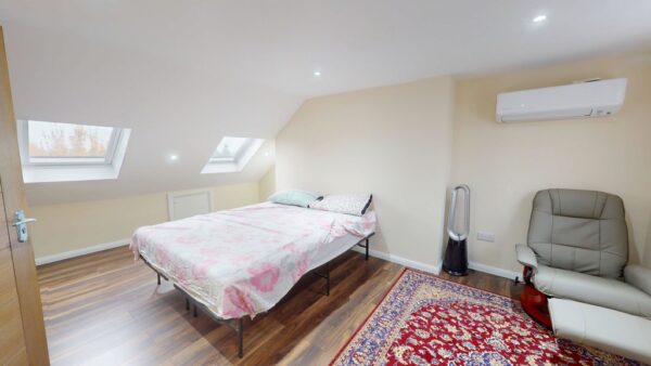 Five Bedroom House in New Addington