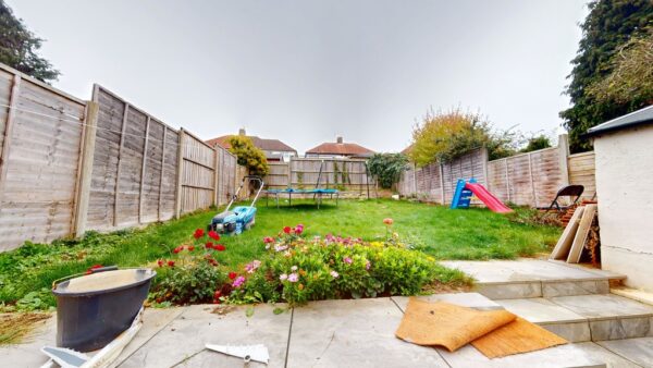 Five Bedroom House in New Addington