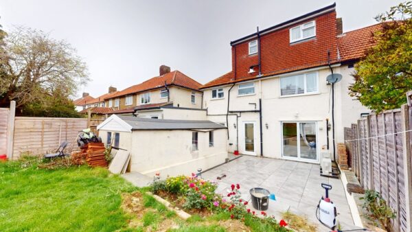 Five Bedroom House in New Addington