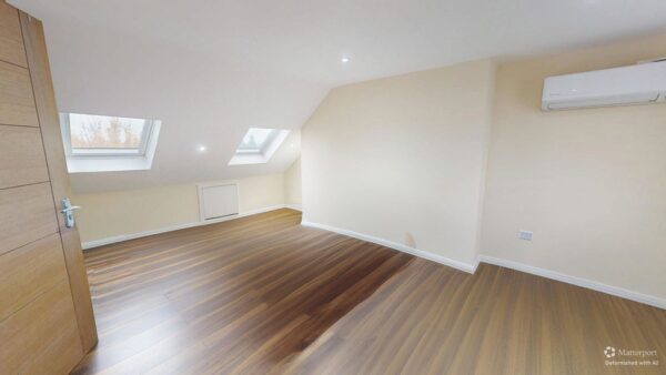 Five Bedroom House in New Addington