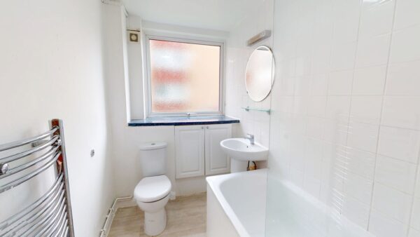 2 Bedroom Flat To Let in Croydon