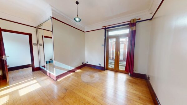 Ground Floor Flat with two garages - Fairview Road