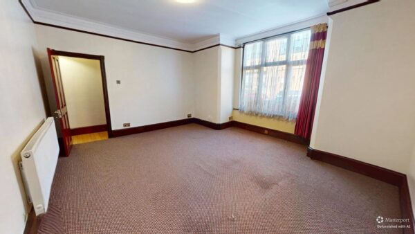 Ground Floor Flat with two garages - Fairview Road