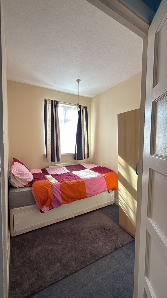 Room to rent in shared house