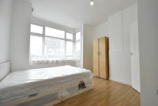 Bedsit To Let In Thornton Heath