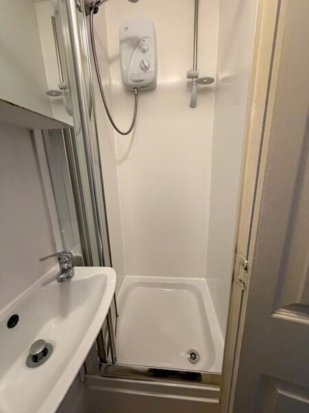 Bedsit To Let In Thornton Heath