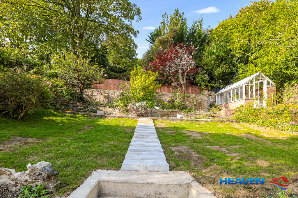 One bed flat to rent in Purley