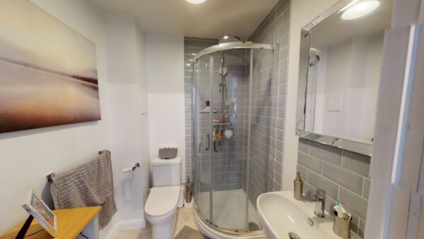 Two Bed Apartment to Rent in Norbury