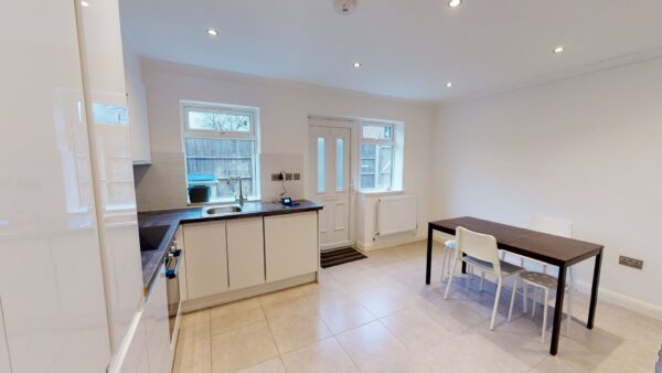 One Bedroom Flat to Rent in Epsom