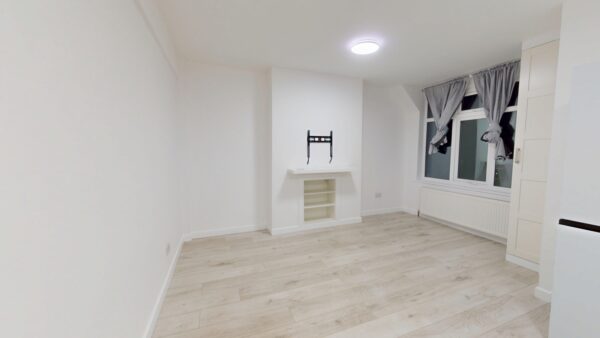 Two bedroom flat to rent on Thornton Heath and Norbury border