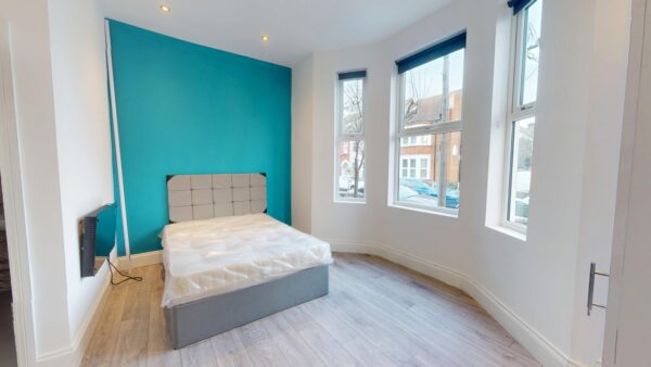 Spacious Double Room with Ensuite