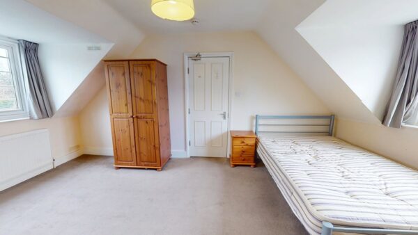 Double room to rent by Norbury Station