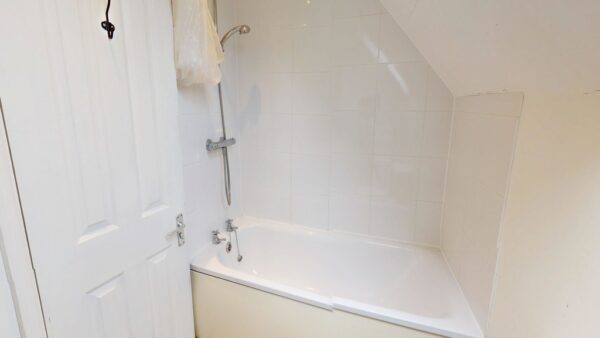 Double room to rent by Norbury Station