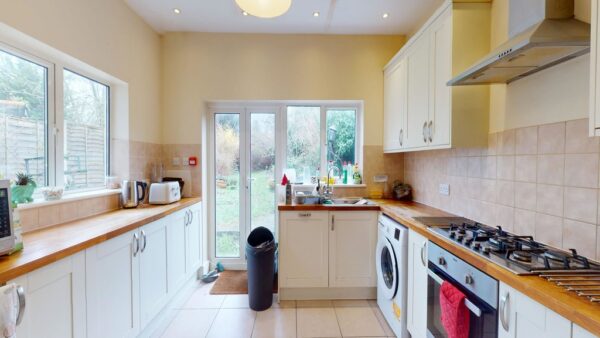 Double room to rent by Norbury Station