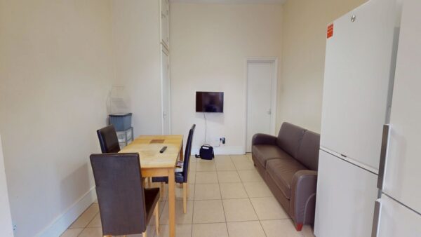 Double room to rent by Norbury Station