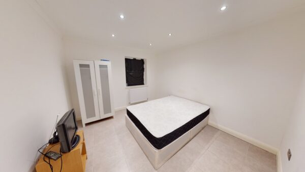 One bedroom flat to rent in Epsom