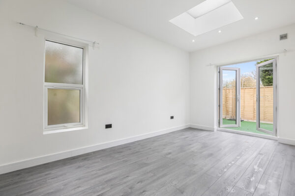 NEW BUILD 4 BEDROOM FLAT TO RENT IN CARSHALTON