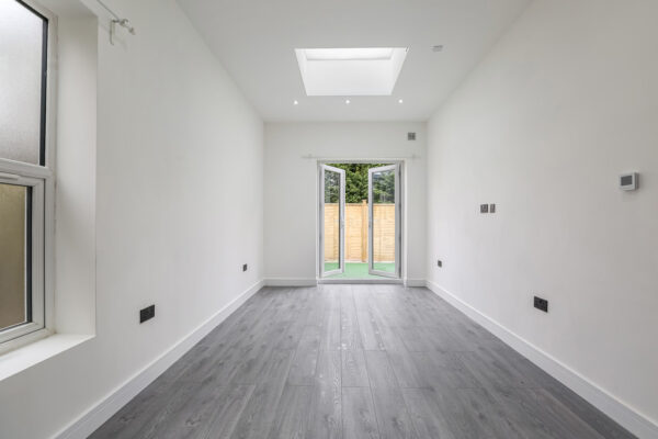 NEW BUILD 4 BEDROOM FLAT TO RENT IN CARSHALTON