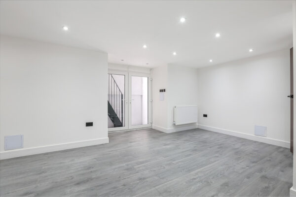 NEW BUILD 4 BEDROOM FLAT TO RENT IN CARSHALTON