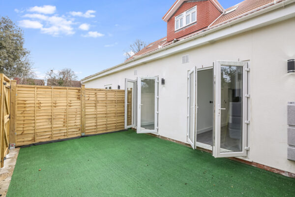 NEW BUILD 4 BEDROOM FLAT TO RENT IN CARSHALTON