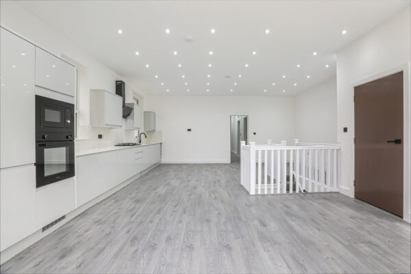 NEW BUILD 4 BEDROOM FLAT TO RENT IN CARSHALTON