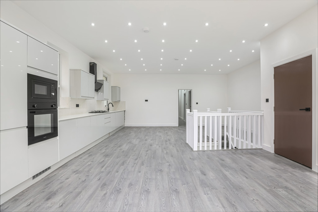NEW BUILD 4 BEDROOM FLAT TO RENT IN CARSHALTON