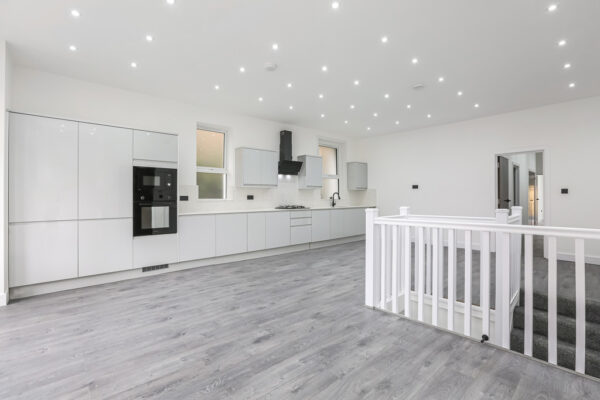 NEW BUILD 4 BEDROOM FLAT TO RENT IN CARSHALTON